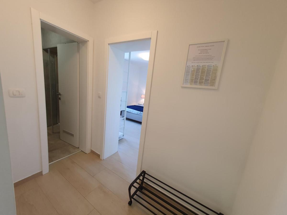Apartmani Melanie Porec Esterno foto