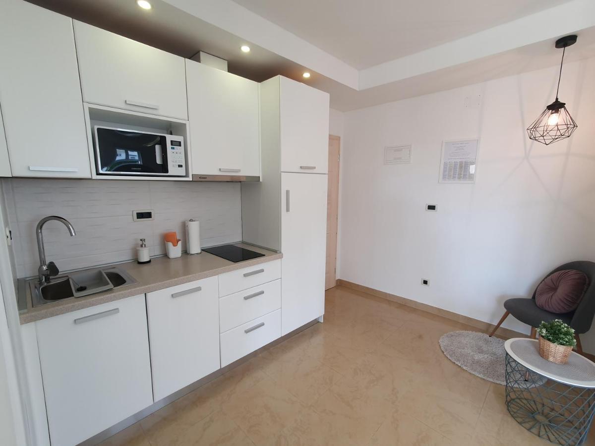 Apartmani Melanie Porec Esterno foto